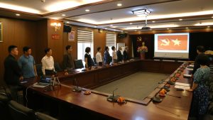 Chi bộ Liên đoàn Luật sư Việt Nam trao Huy hiệu 55 năm tuổi Đảng cho hai Đảng viên缩略图