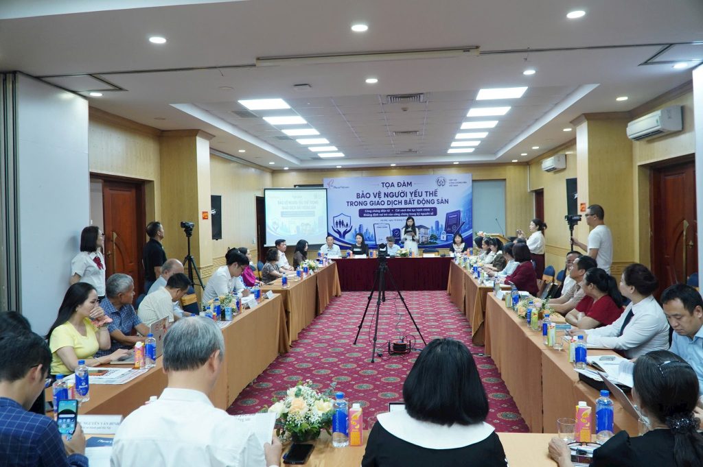 tọa đàm với chủ đề: “Bảo vệ người yếu thế trong giao dịch bất động sản: Công chứng điện tử – cải cách thủ tục hành chính – khẳng định vai trò của công chứng trong kỷ nguyên dữ liệu số”缩略图